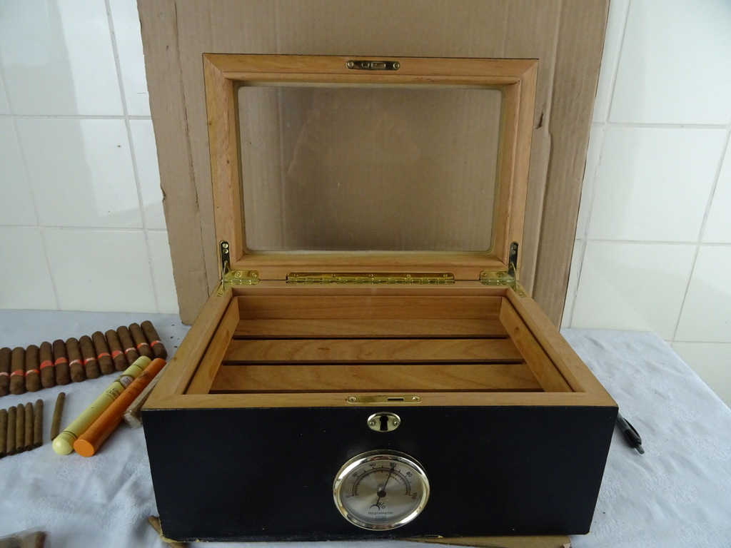 Houten humidor TCM met sigaren - Afbeelding 38