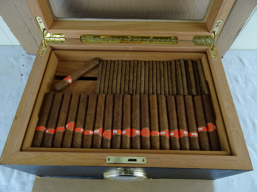 Houten humidor TCM met sigaren - Afbeelding 49