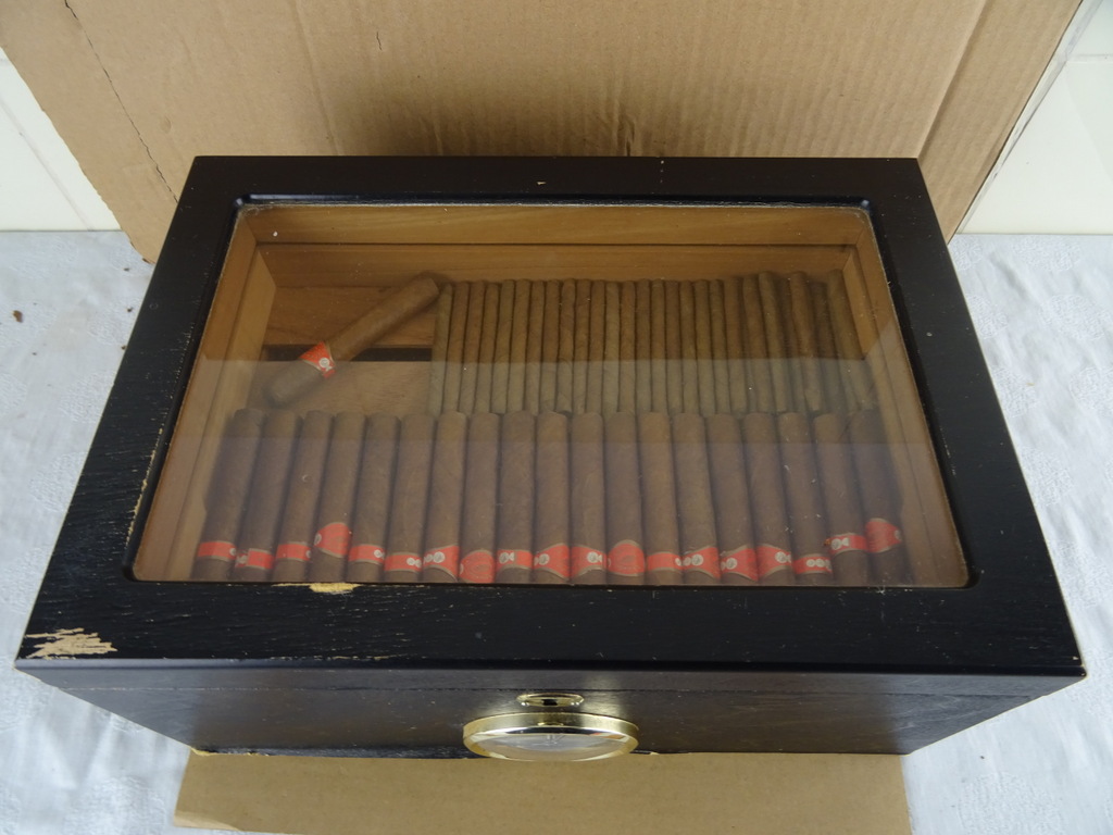 Houten humidor TCM met sigaren - Afbeelding 51