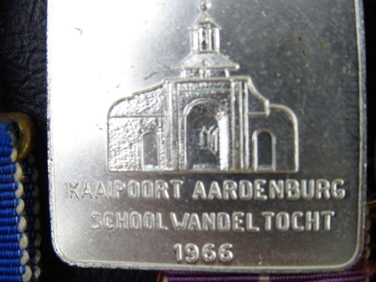 Collectie vintage medailles wandeltochten