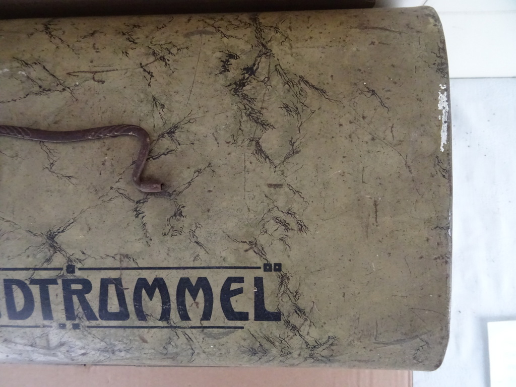 Antieke broodtrommel van metaal - Afbeelding 6