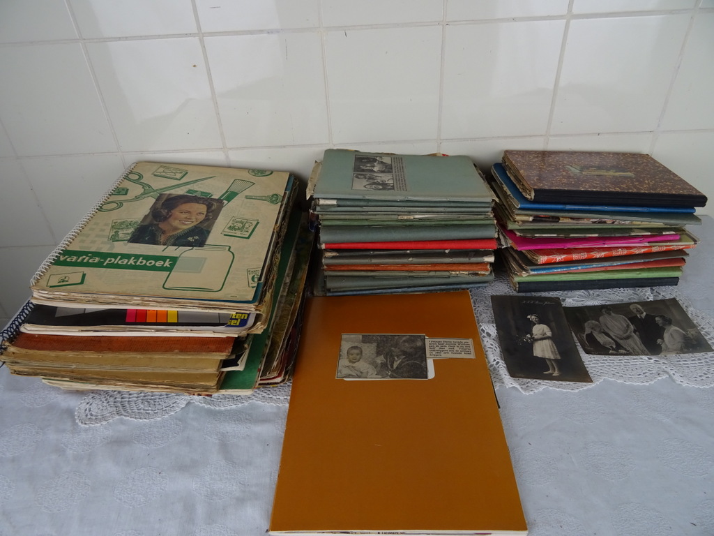 Collectie krantenknipsels over vorstenhuizen