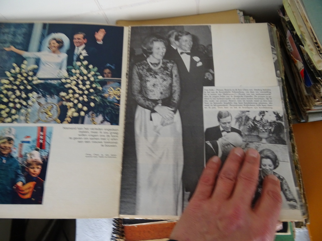 Collectie krantenknipsels over vorstenhuizen - Afbeelding 4