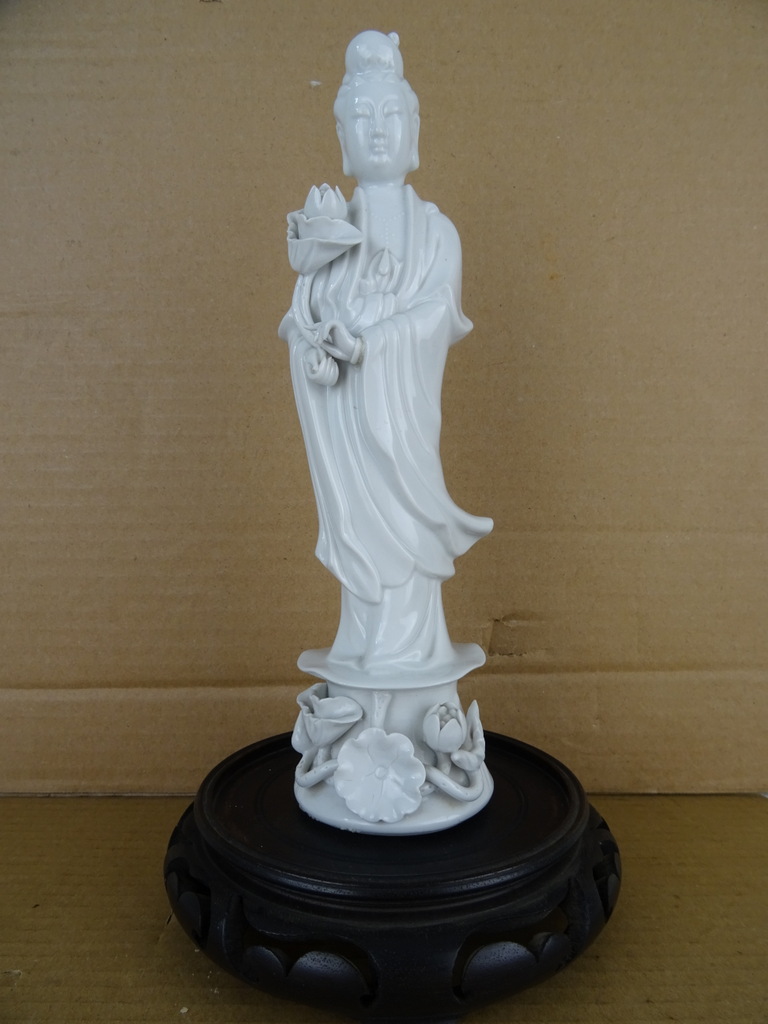 hoe bruid Teleurstelling Porseleinen beeld Guanyin 25 cm - Curiosa en Kunst.nl