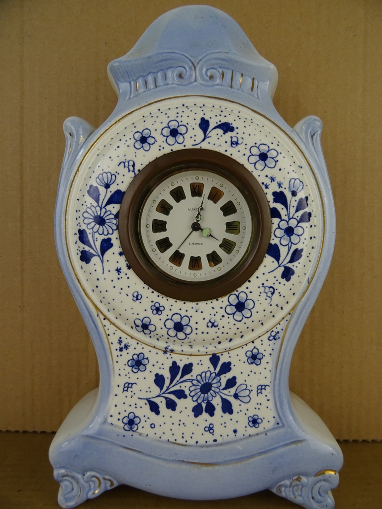 Antieke aardewerk klokkast AMC