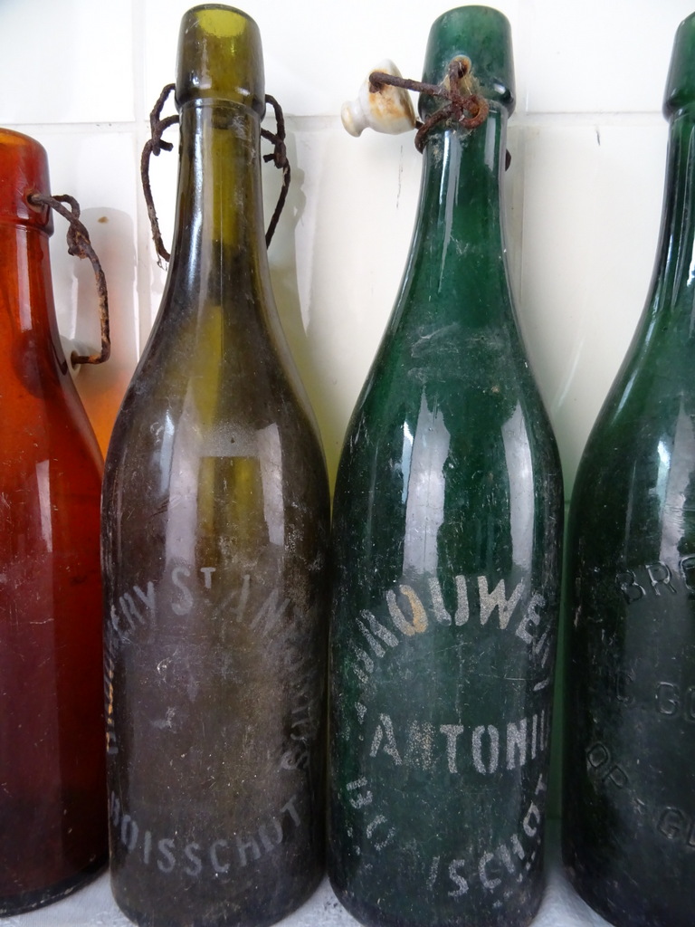 Antieke Belgische bierflessen - Afbeelding 5