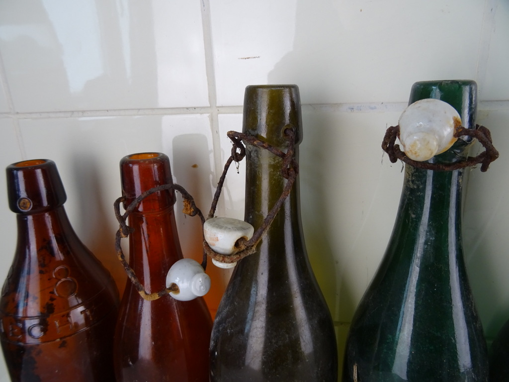 Antieke Belgische bierflessen - Afbeelding 7