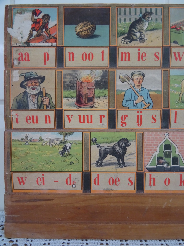 Antiek houten leesplankje aap noot mies - Afbeelding 2