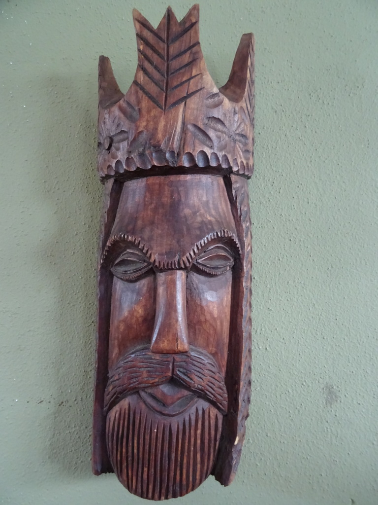 Antiek houten masker Christus Koning