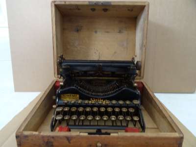 Antieke typemachine Erika