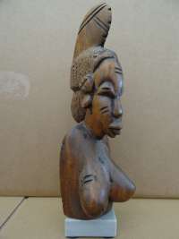 Houten borstbeeld Masai vrouw