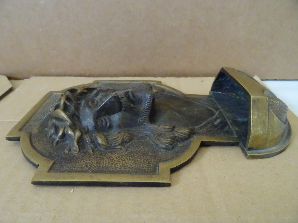 Antiek bronzen wijwaterbakje Jezus Christus - Afbeelding 8