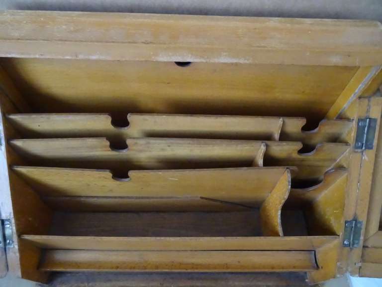 Antieke houten mobiele lessenaar