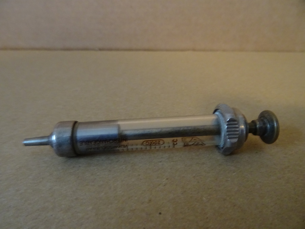 Antieke glazen injectiespuit - Afbeelding 6