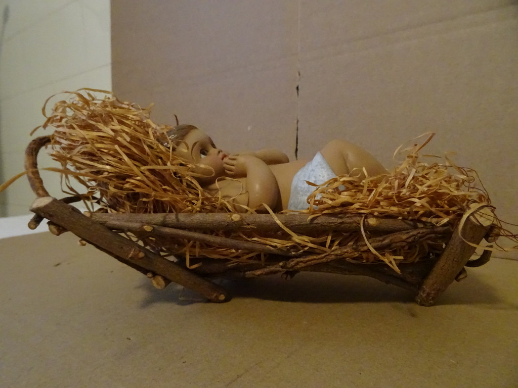 Kindje Jezus in houten kribbe - Afbeelding 4