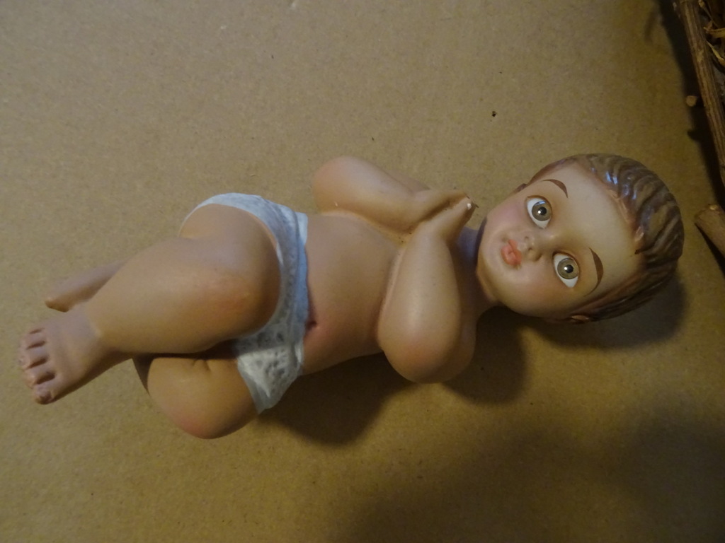 Kindje Jezus in houten kribbe - Afbeelding 10