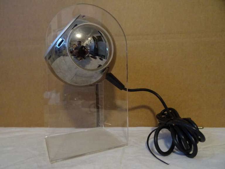Space Age lamp Insta Sensorette vervaardigd rond 1970 of enkele jaren later. In een schitterende gebruikte staat en werkend, zie foto's.