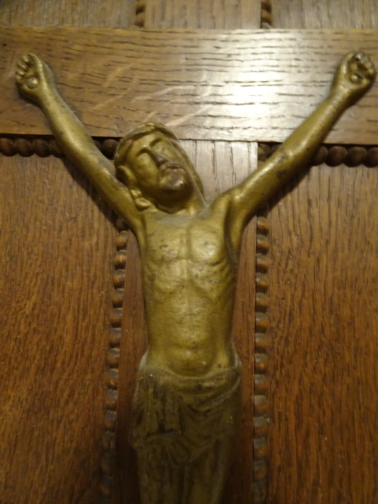 Antiek paneel met kruisbeeld 67 cm Antiek paneel met kruisbeeld 67 cm