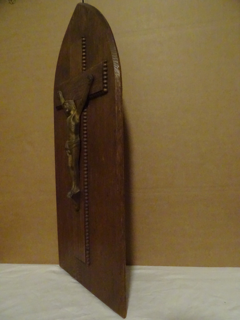 Antiek paneel met kruisbeeld 67 cm Antiek paneel met kruisbeeld 67 cm