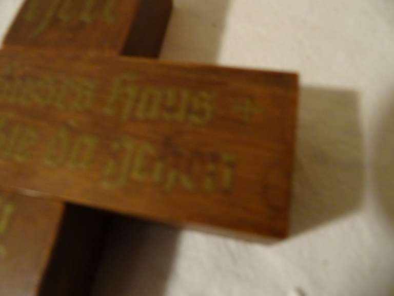 Vintage houten kruis met Duitse tekst