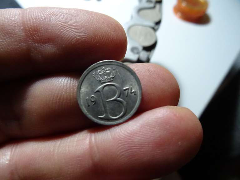 Antieke metalen geldcassette voor munten