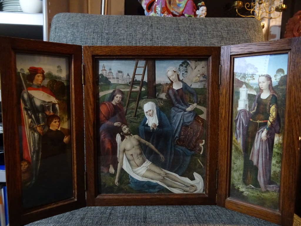Antiek drieluik de Bewening van Christus