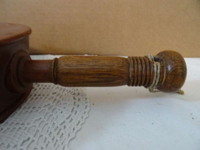 Alternative view of Enorme houten centenbak kerk