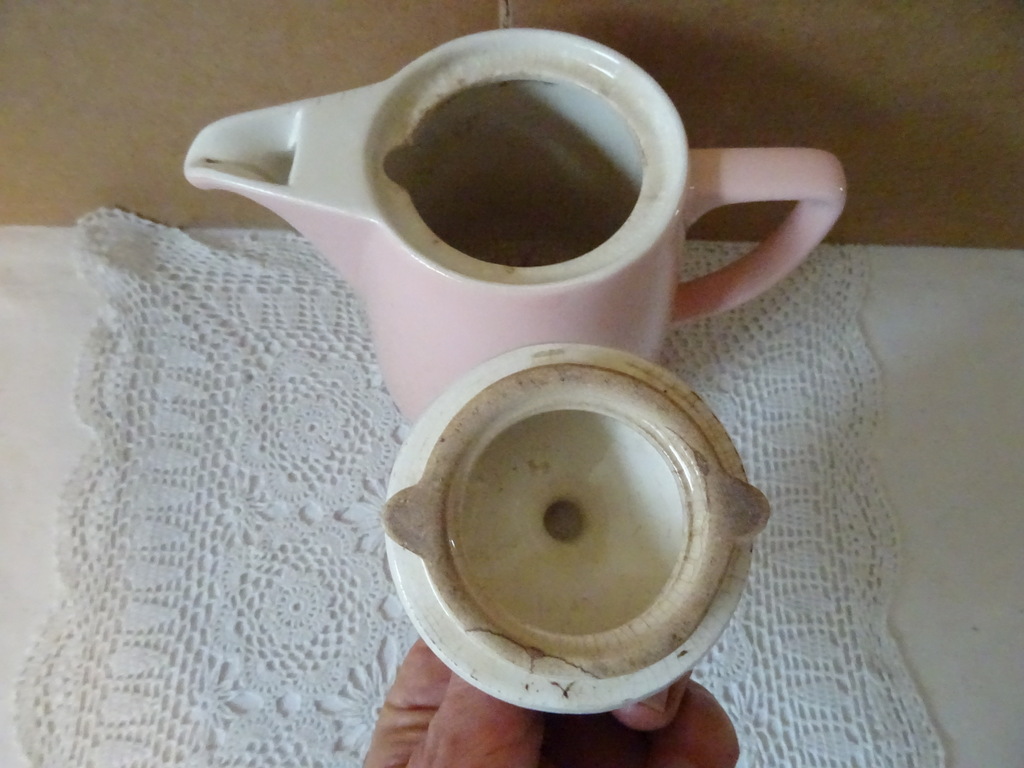 Antieke pastel roze theepot P Regout Antieke pastel roze theepot P Regout