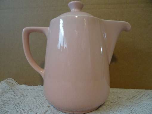 Antieke pastel roze theepot P Regout