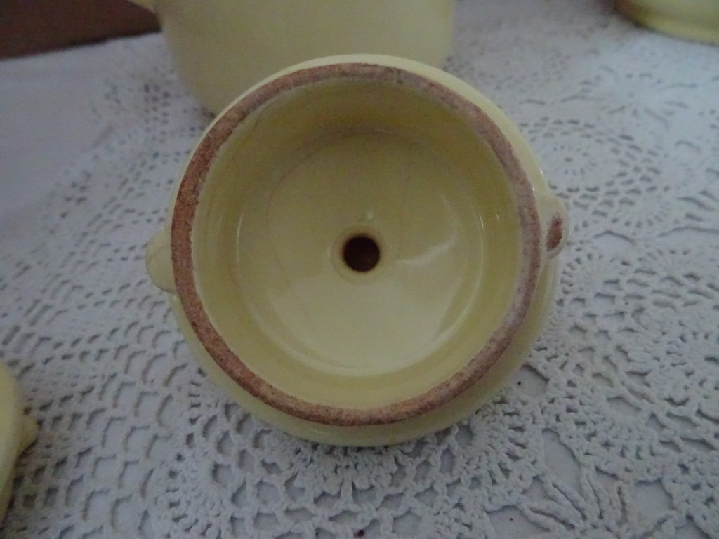 Antieke pastel gele theepotten Melitta los te koop Antieke pastel gele theepotten Melitta los te koop