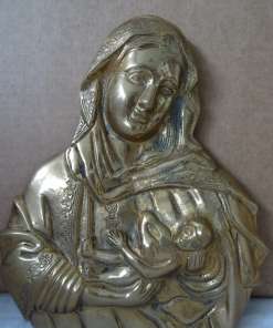 Antiek reliëf Madonna met kind