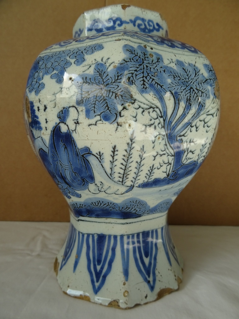 Antieke 18e-eeuwse Delfts blauwe vaas