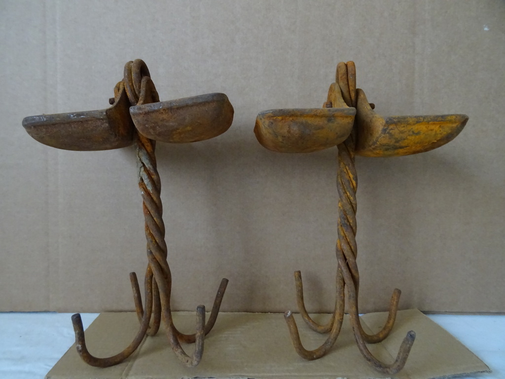 Antieke zeepbakjes kledinghangers mijnen Antieke zeepbakjes kledinghangers mijnen