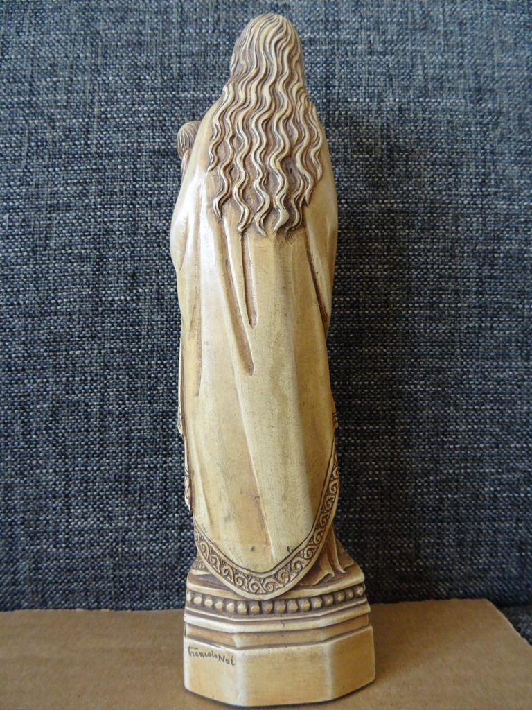 Cadre avec personnage en relief noté François Noé 17,5 x 11,7 cm