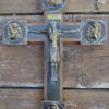 Art deco kruisbeeld met engelen