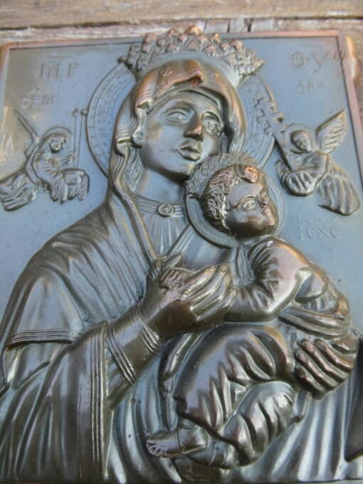 Antiek icoon de Moeder Gods en engelen