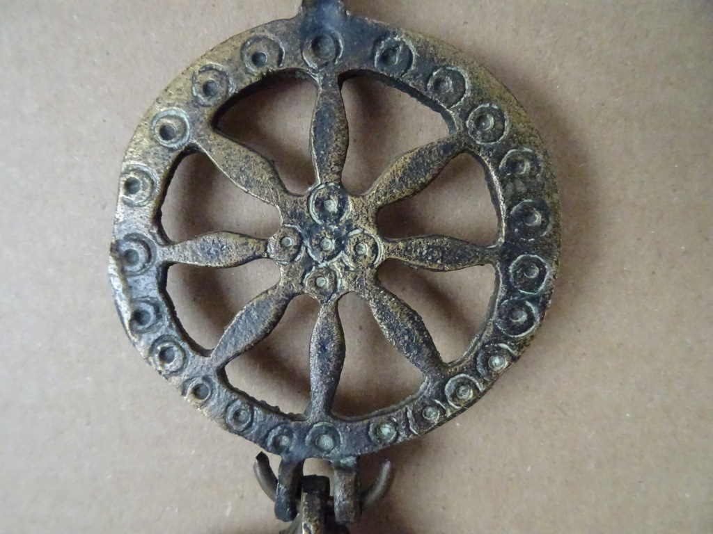 Antieke kruiskandelaar Byzantijnse stijl 63cm Antieke kruiskandelaar Byzantijnse stijl 63cm