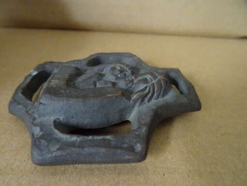 Limburgse kunst amulet Heilige Maria brons