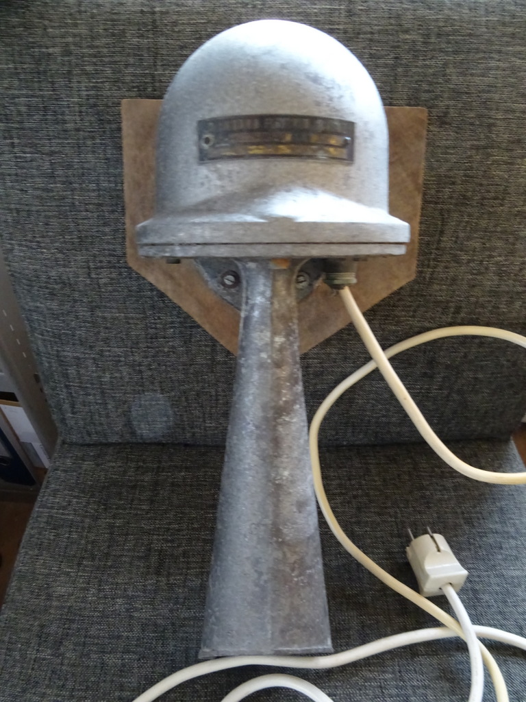 Vintage schoolbel of fabrieksbel