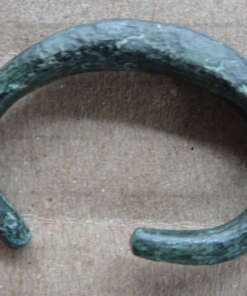 Bodemvondst middeleeuwen bronzen amulet