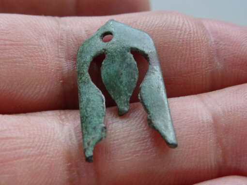 Bodemvondst Vikingtijd bronzen hanger medaillon