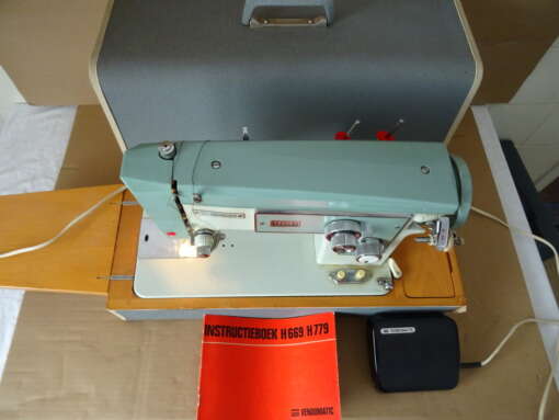 Vintage naaimachine Vendomatic