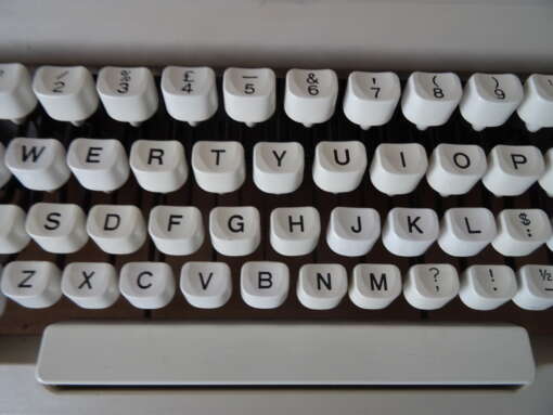 Vintage typemachine Olivetta Lettera 25