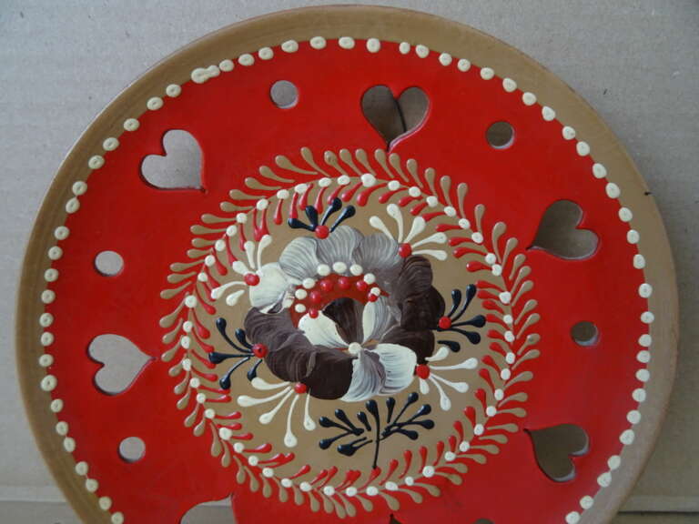 Alternative view of Aardewerk wandbord Hongarije 1987