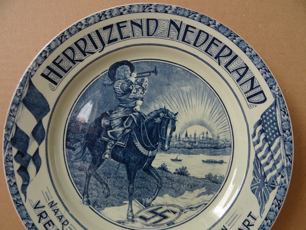 Bord Herrijzend Nederland Societë Ceramique - Afbeelding 2