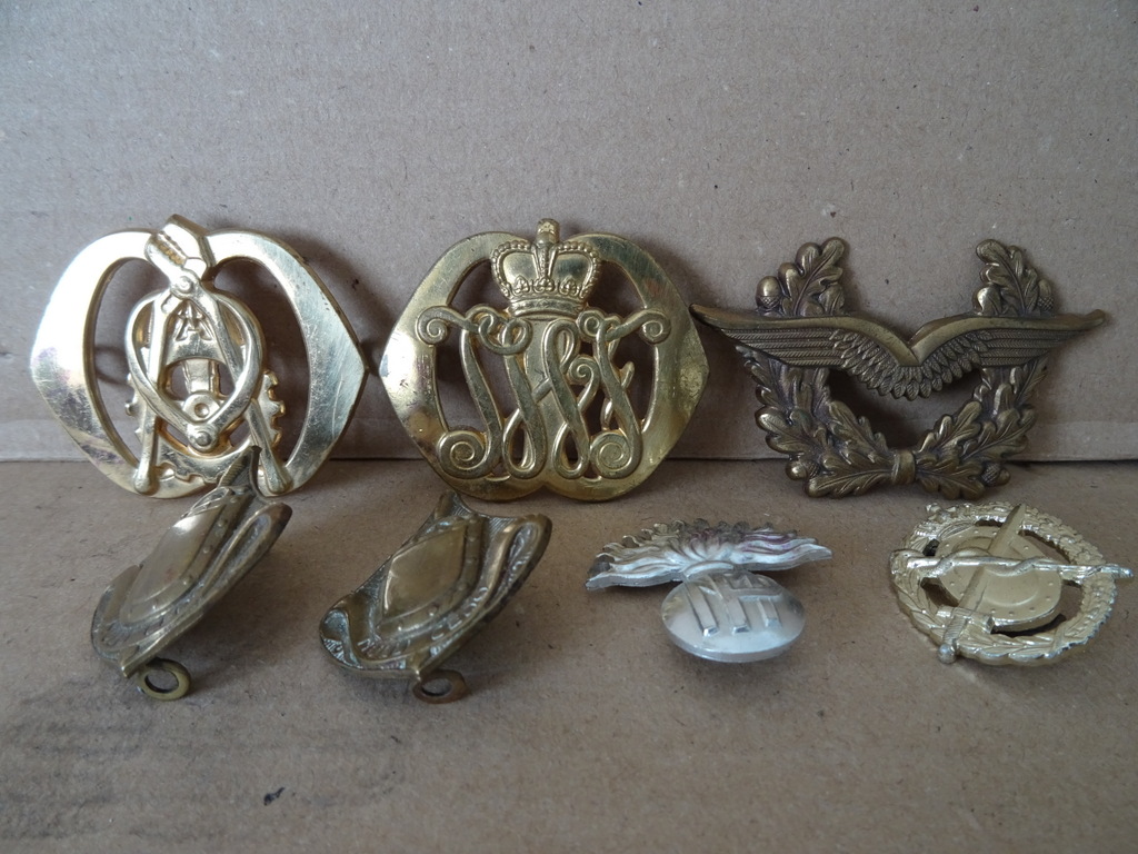 Collectie militaire insignes 9 euro per stuk