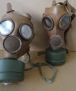 Vintage gasmaskers uit 1970