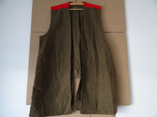 Vintage legervest aalmoezenier