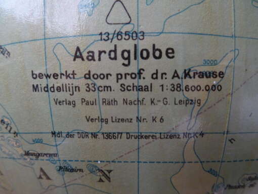 Antieke globe Aardglobe Dr. A. Krause