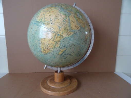 Antieke globe Aardglobe Dr. A. Krause